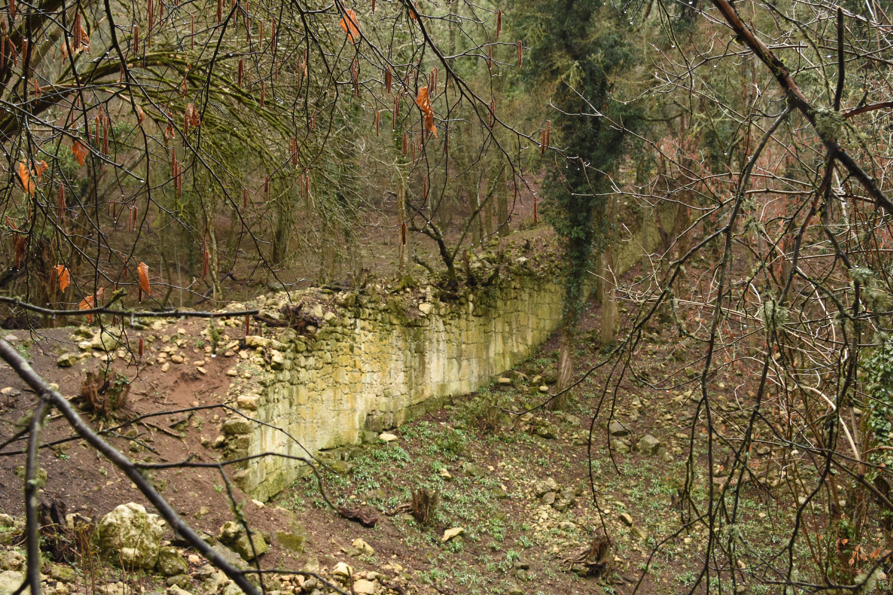 Mangup (Мангуп)